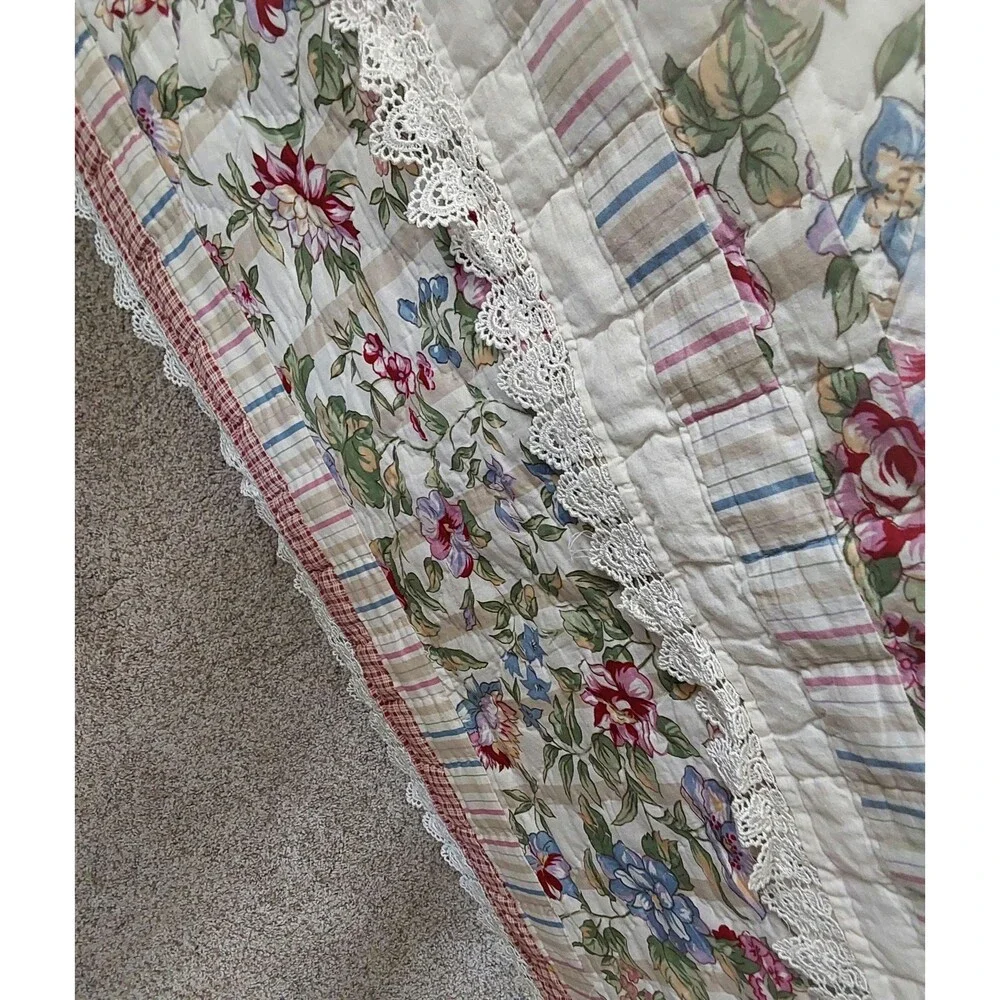 Vintage Quilt with Shams Arch Co. Elmsford, New York